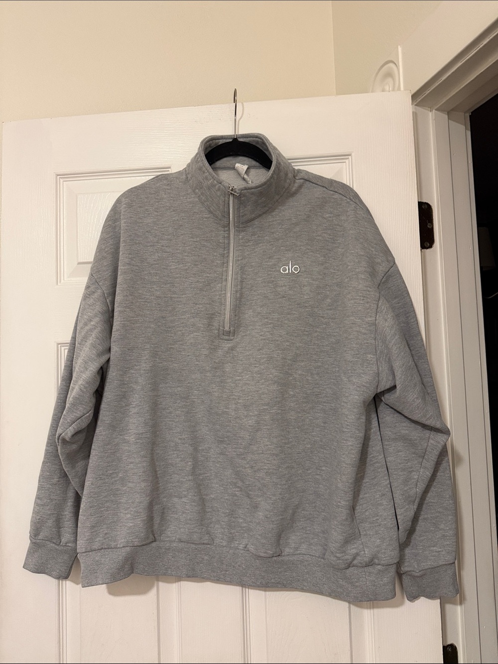 ALO Yoga Wonen's Light Gray Half-Zip Sweater